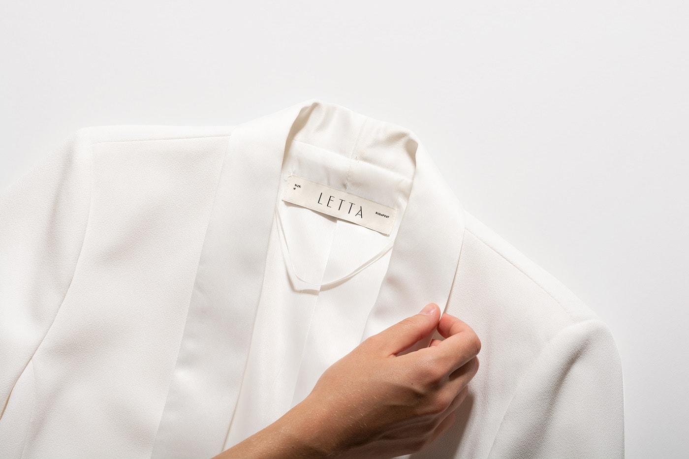 服裝品牌設(shè)計(jì)，高級(jí)服裝設(shè)計(jì)，深圳品牌設(shè)計(jì)，左右格局
